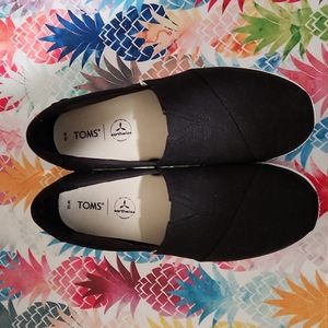 EUC Tom's shoes